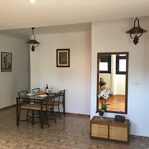 https://apartamento-situado-en-el-centro-de-santa-cruz.in-canary-islands.com
